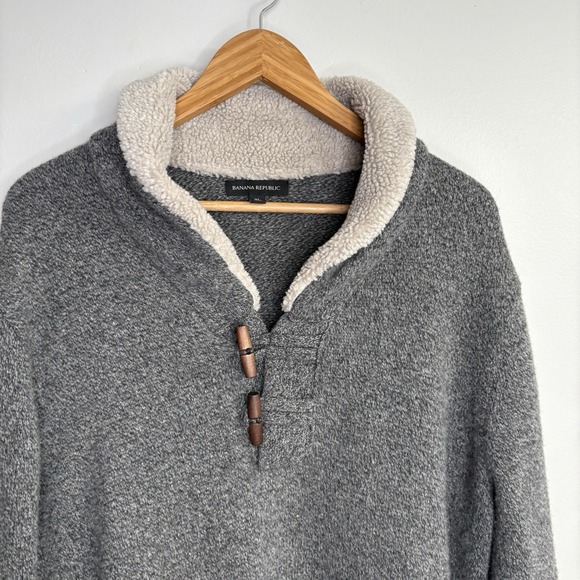 Banana Republic Mens Sweater XL Gray Wool Toggle Button Faux Fur Heritage - Picture 2 of 10